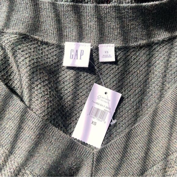 Gap Bella Green Textured V-Neck Sweater - Picture 11 of 11
